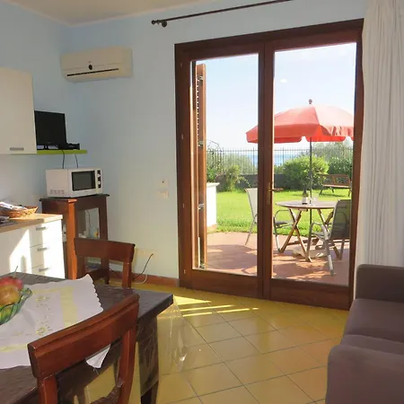 Zweizimmerwohnung 1 Mit Terrasse, Gemeinschaftspool * Acireale